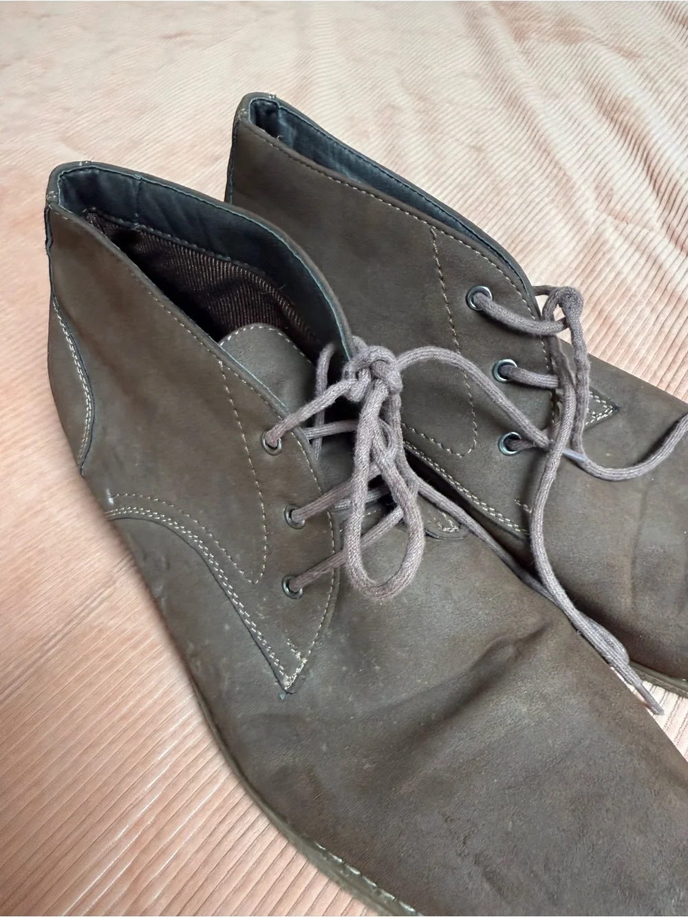Perry Ellis Men's Suede Chukka Boots in Olive Brown